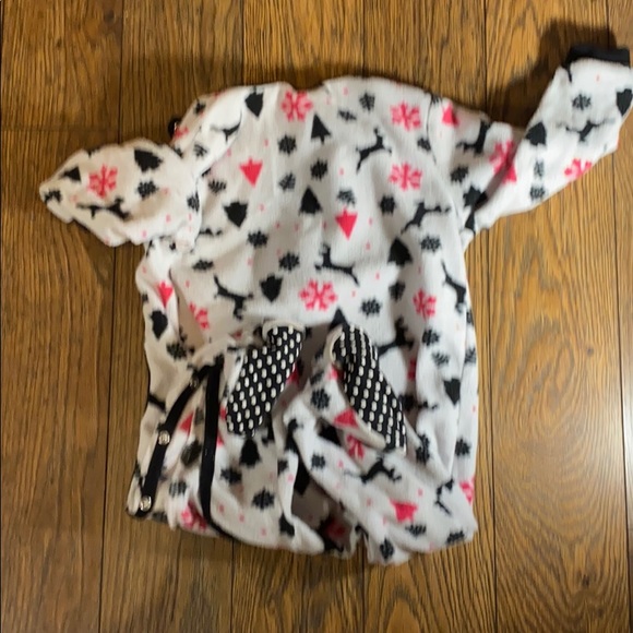 Kids PJ with feet - Picture 3 of 3